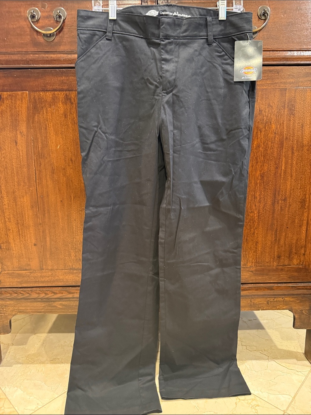 Dickies Women’s Black relaxed for Straight-Leg Chinos